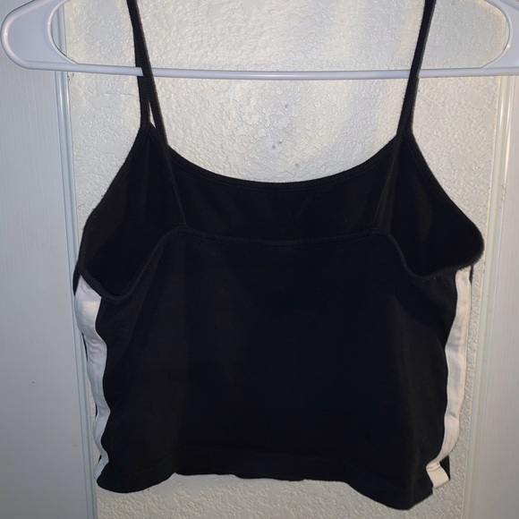 Black and white forever 21 strap crop top - Picture 2 of 5